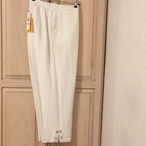 NWT-White Cropped Linen/Rayon Pant, SZ 12, 25”.